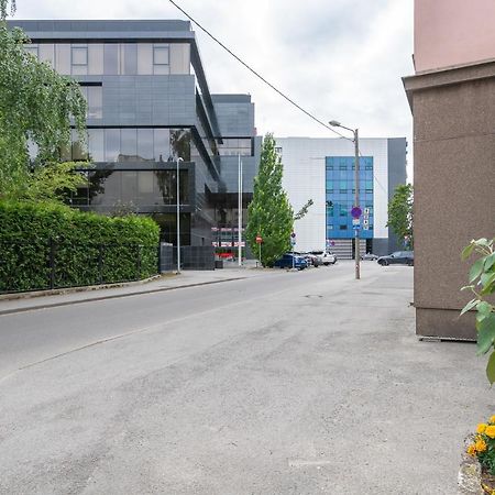 Cozy Stylish Studio Apartment With Free Parking By Centralapartments Talin Exterior foto