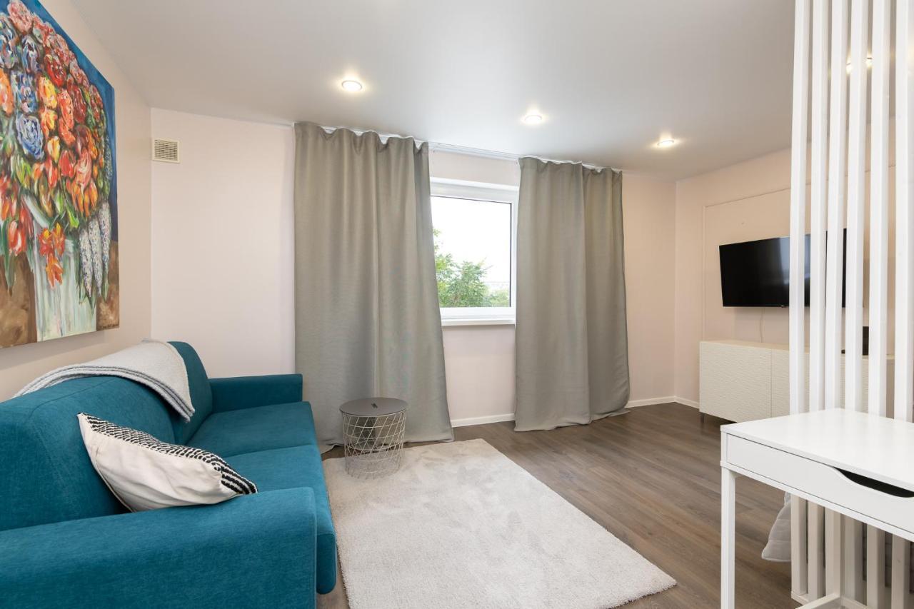 Cozy Stylish Studio Apartment With Free Parking By Centralapartments Talin Exterior foto